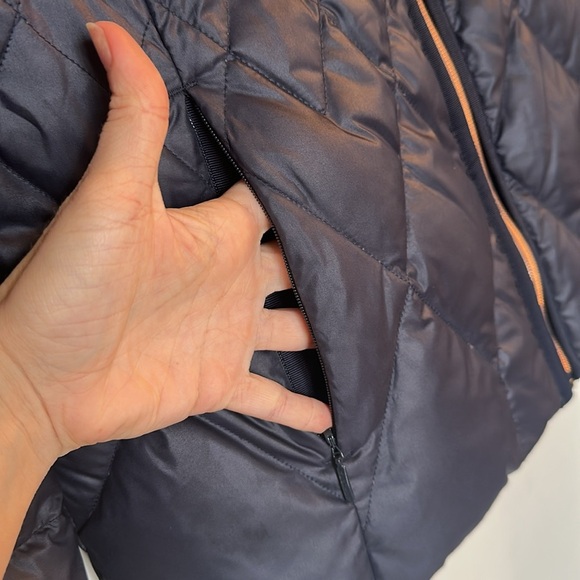 Athleta Navy Blue Puffer Jacket Size M Medium Rose Gold Zipper - Picture 3 of 9